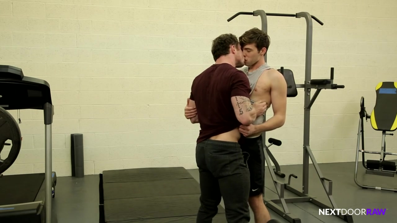 Markie More dominating a young twink in the gym - GAYPORNVIDEO.XXX